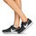 Παπούτσια Γυναίκα Χαμηλά Sneakers Nike VENTURE RUNNER Black / Άσπρο