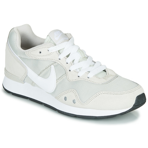 Παπούτσια Γυναίκα Χαμηλά Sneakers Nike VENTURE RUNNER Beige / Άσπρο
