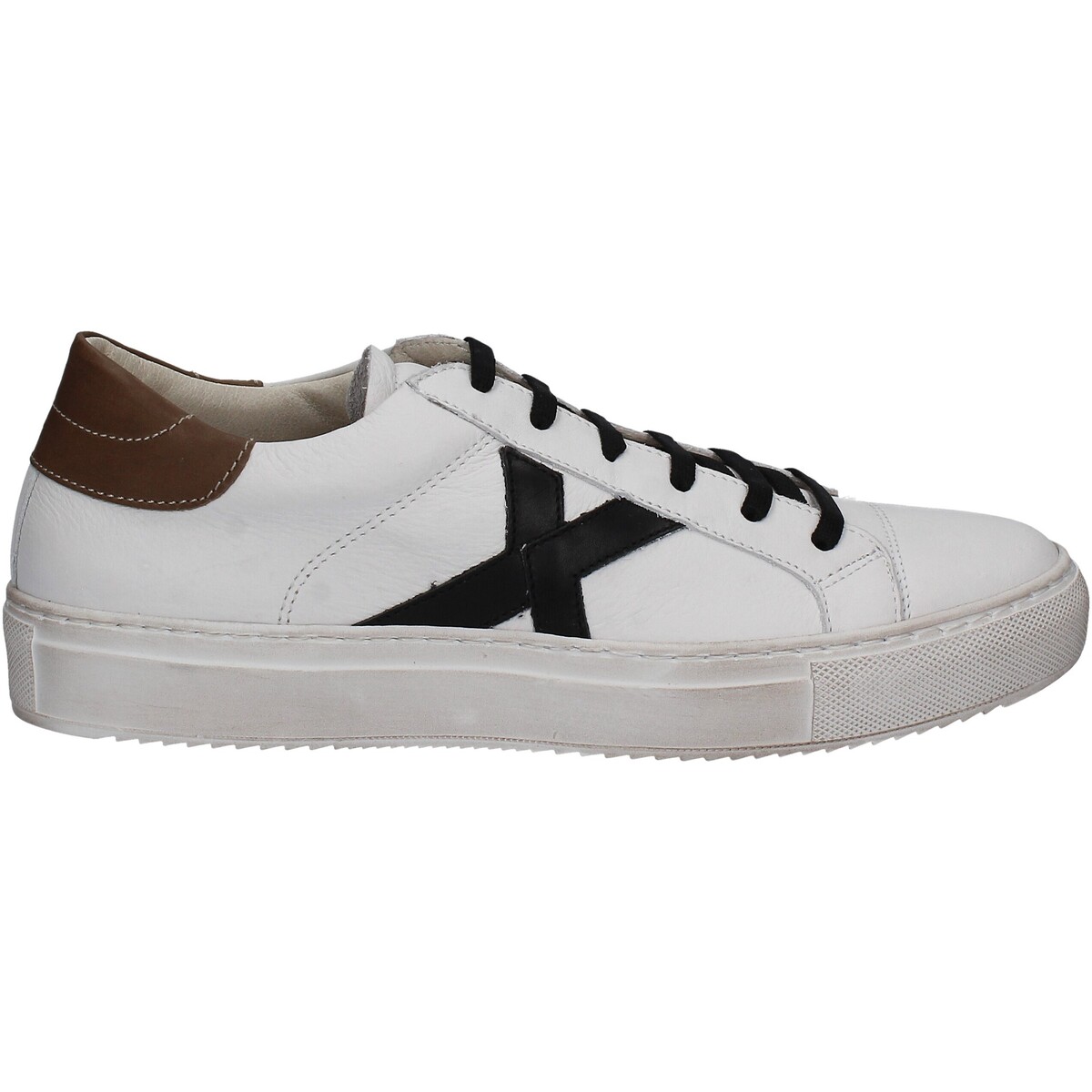 Xαμηλά Sneakers Mally 7608