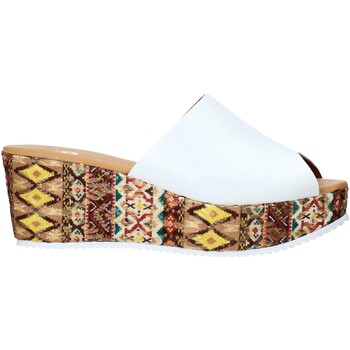 Παπούτσια Γυναίκα Σανδάλια / Πέδιλα Grace Shoes 10 Άσπρο