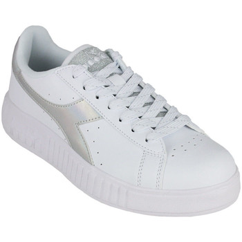 Παπούτσια Γυναίκα Sneakers Diadora Game step shiny 101.174366 01 C6103 White/Silver Silver