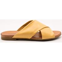 Παπούτσια Γυναίκα Σανδάλια / Πέδιλα Tiziana  Yellow