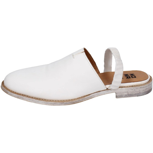 Παπούτσια Γυναίκα Σανδάλια / Πέδιλα Moma BD437 1GS325-TV SABOT Άσπρο