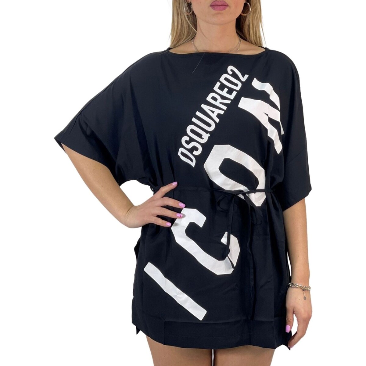 Υφασμάτινα Γυναίκα T-shirt με κοντά μανίκια Dsquared D6A25349 Black