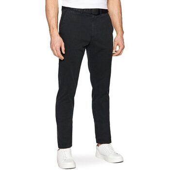 Υφασμάτινα Άνδρας Παντελόνια Calvin Klein Jeans GARMENT DYE SLIM FIT BELT L.34 CHINOS MEN ΜΑΥΡΟ