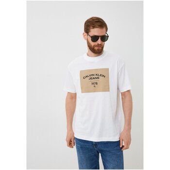 Υφασμάτινα Άνδρας T-shirt με κοντά μανίκια Calvin Klein Jeans J30J324230 Άσπρο