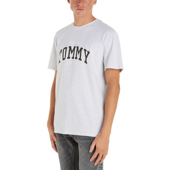Υφασμάτινα Άνδρας T-shirt με κοντά μανίκια Tommy Hilfiger TOMMY JEANS VARSITY REGULAR FIT T-SHIRT MEN ΓΚΡΙ- ΜΑΥΡΟ